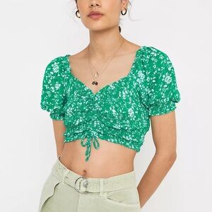 UO Shay Green Cinched Puff Sleeve Cropped Top